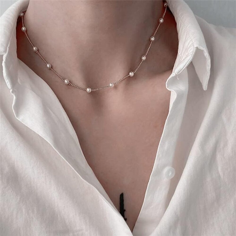 Elegant Pearl Choker Necklace with 18k Gold Chain - Adjustable & Hypoallergenic - Picture 4 of 7